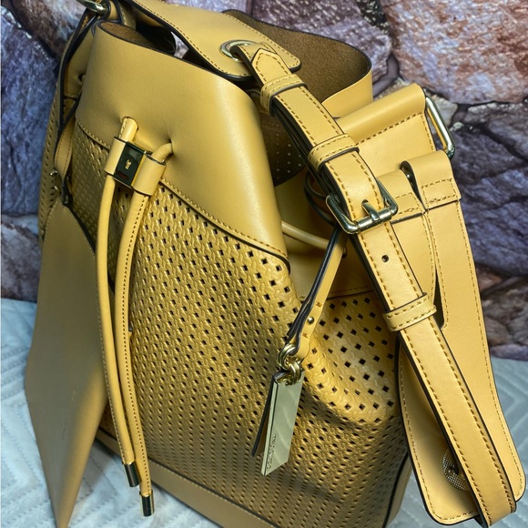 VINCE CAMUTO SHOULDER BAG - Picture 3 of 12